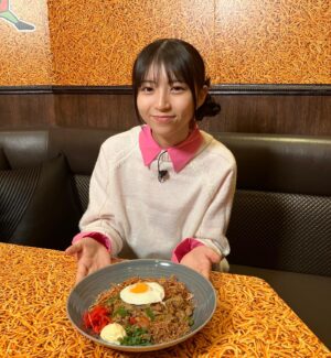 Nao Osato Instagram - あす20日(月)のイマドキは
「ロングセラー商品の“お菓子な”コラボ」を紹介します。

串カツ田中とキットカットの驚きの揚げスイーツや
山崎製パン×ミルキーのとびっきりスイートな菓子パンも登場します。6時50分過ぎに放送予定です。是非見てください。

#めざましテレビ#イマドキ#コラボ#驚き#大里菜桜