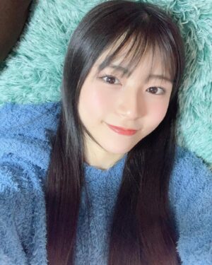Nao Osato Instagram - バレンタインの日🍫だけど今年はチョコも作らずバレンタインな写真も撮れてません🙀
代わりに青がいっぱいなゴロゴロしてる写真をどうぞ！

#バレンタイン #チョコレート #市販しか勝たん #ゴロゴロ #大里菜桜
