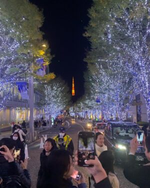 Nao Osato Instagram - この前お友達とイルミネーション見に行きました！
あり得ないぐらい寒かったけどめっちゃ綺麗だった〜😽
みんなはどこかお出かけしましたか？❄️

#イルミネーション #綺麗 #寒い #大里菜桜