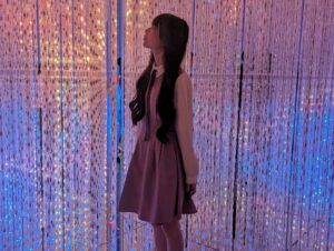 Nao Osato Instagram - 麻布台ヒルズにできている
チームラボに行ってきました✨
街がオシャレで素敵だったし、今回の作品も五感を刺激する楽しくて新しいものがあってあっという間の時間でした🌸
可愛い妹と一緒に！

#チームラボ#花の香り#麻布台ヒルズ##大里菜桜