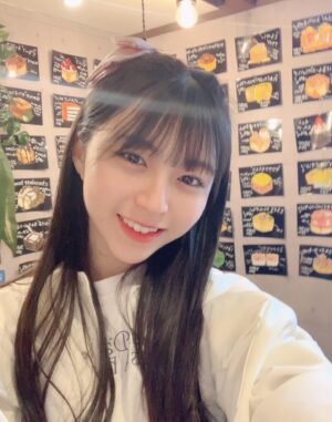 Nao Osato Instagram - 🎀お知らせ🎀

すごーく久しぶりになっちゃったんだけど、
明日9日（木）のめざましテレビ「イマドキ」に
出演します。
新オープン&限定のチョコスイーツ🍫の特集

チョコを練り込んだ✨マロンペーストのモンブラン🌰や
ビターなチョコをまといバター🧈が染み込んだ
キューブ型🍞のパンなど魅力的なスイーツが勢ぞろい！

6時50分過ぎに放送予定です。
大好きなチョコレートにテンション上がったよ！
是非、みてね。

#めざましテレビ#イマドキ#イマドキガール#チョコスイーツ#大里菜桜