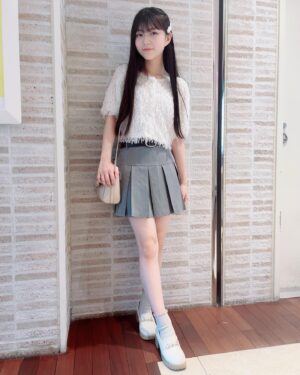 Nao Osato Instagram - この前の全身バージョン
もふもふな服が着られる季節🫶🏻
この服着てたら小学1年生の時に教室の中で飼ってたうさぎを思い出しました🐰

#うさぎ#もふもふ#秋服#大里菜桜