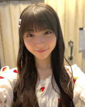 Nao Osato Instagram - 今日前髪と横の髪少し切ってきた✂️
スッキリした😊✨
久々の投稿になっちゃったけど元気です
もうすぐまたテストだから更新鈍めですがちょこちょこ登場します！

おやすみなさーい

#ヘアカット#前髪#スッキリ#大里菜桜#更新鈍め#パタパタ
