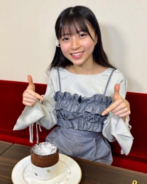 Nao Osato Instagram - 明日2月27日の朝6時50分頃から放送予定
めざましテレビのイマドキコーナーでは、
あったかチョコスイーツ🍫を紹介します☺️

菜桜の大好きなチョコスイーツに囲まれて幸せ！
少し早起きして見てもらえたら嬉しいです。

#あったかチョコ#チョコスイーツ#めざましテレビ#イマドキ#イマドキガール#大里菜桜#16歳 #高校生