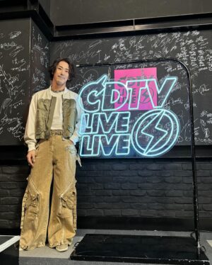 Naoki Kobayashi Instagram - Awakening Light
ありがとうございました✨

ライブを思い出した人〜❓🙋
#テレビ初披露

#3JSB
#AwakeningLight
#JSBLAND

#CDTVライブライブ
#エイエイオー