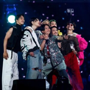 Naoki Kobayashi Instagram - LAST DAY🌹 #STARS
2月から始まったJSB3ツアー全32公演。
無事ファイナルを迎えることが出来ました❗️
こうして満員の会場で、ひとりひとりの笑顔が見えるライブが出来て、改めて、本当に皆さんに支えられていることを感じました！最高に楽しかったです🔥

さてさて今年も残すところ3ヶ月ですが、まだまだ…ありますね？😏更に盛り上がる準備は、出来てますか⁉️🔥
#JSBLAND