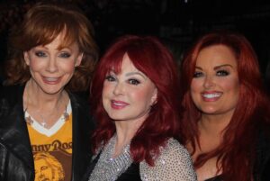 Naomi Judd Instagram - Wow! What an amazing night! I am so honored to have spent the night with so many great artists. Thanks for having us @_kennyrogers #allinforthegambler