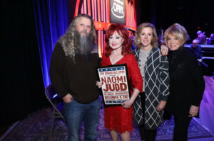 Naomi Judd Instagram - Wow – what an honor to be a Guest Announcer on the Grand Ole Opry over the weekend! It was so nice to see friends like Jeannie Seely, Jamey Johnson and so many more. And thanks to all the fans who came to our book signing. Saw lots of familiar faces!