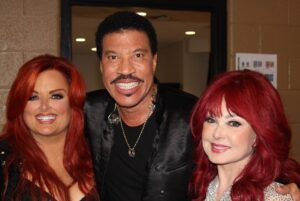 Naomi Judd Instagram - Wow! What an amazing night! I am so honored to have spent the night with so many great artists. Thanks for having us @_kennyrogers #allinforthegambler