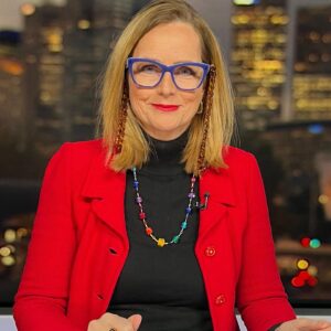 Naomi Simson Instagram - Glasses on or off? For #thedrum tonight? @abctv 🤓