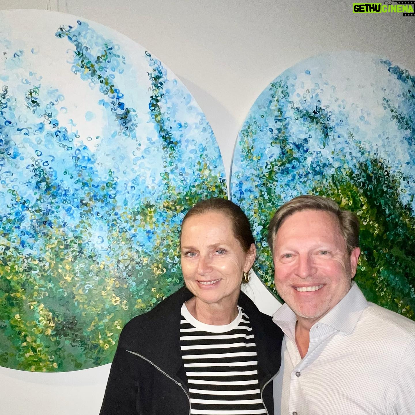Naomi Simson - 76 Likes - One of my favorite things to do is to get lost in my paints. This was a wonderful commission that stretched and challenged. Called #globalcitizen inspired by our planet. Thankyou #entrepreneurlife #australianartist @naomisimsonart
