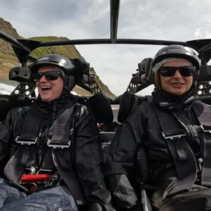 Naomi Simson Instagram - I wanted a holiday of a life time and that’s what we got thanks for helping me organize this family trip! @everything.newzealand @evolverentalsnz we did it all! #helicopter #horseriding #hydroattack #jetboat #biking #spa #offroad #clayshooting #winetasting #arttour #cruise and much more ❤️❤️❤️☺️