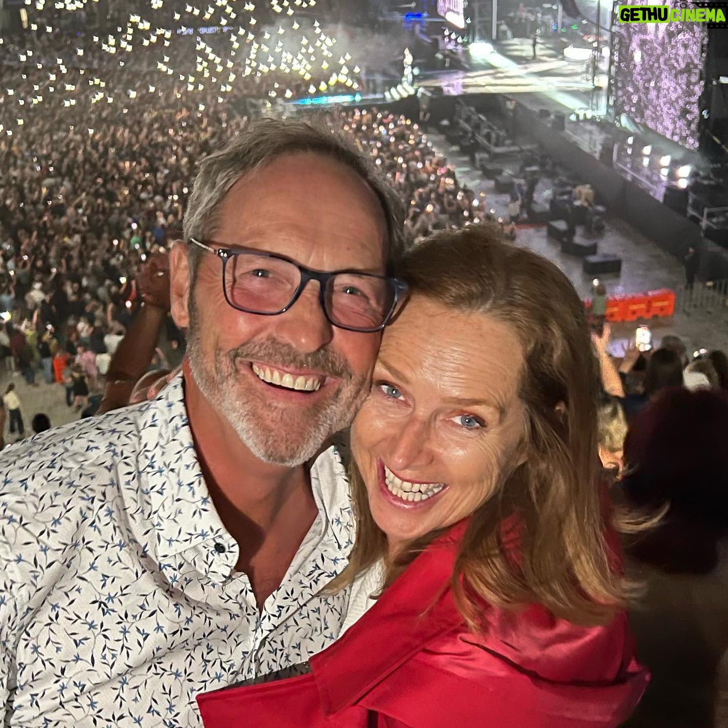 Naomi Simson - 80 Likes - #robbiewilliams 🥳🎉🥳🎉