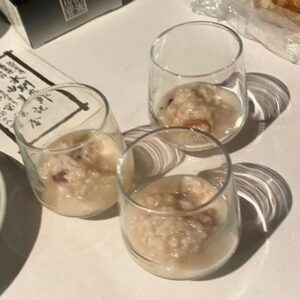 Naomi Zaizen Instagram - 🍙
今日は、岐阜県恵那市で行われている「全国発酵食品サミットinえな」に参加させていただきました
発酵仮面こと小泉武夫先生と御一緒だったのですが、先生の楽しくてパワフルなお話に圧倒されました！😄
家からは、食べる甘酒と梅醤油漬け、糀納豆を持っていったのですが、先生からはとても珍しい発酵食品などの紹介もあって、皆さん驚かれていました
ベランダからの、紅葉🍁も綺麗でした🤗
来てくださった皆さん、ありがとうございました❗
🍙
#岐阜 #恵那 #全国発酵食品サミットin #えな #発酵仮面 #小泉武夫先生 #発酵食品 #食べる甘酒 #梅醤油漬け #糀納豆 #直見工房 #皆さんに感謝 #財前直見 #🍙
#canaco
@canaco_official_
