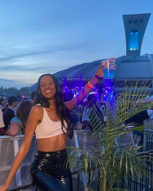 Naomy Instagram - Festival season is upon us ⚡️ @festivalmetrometro