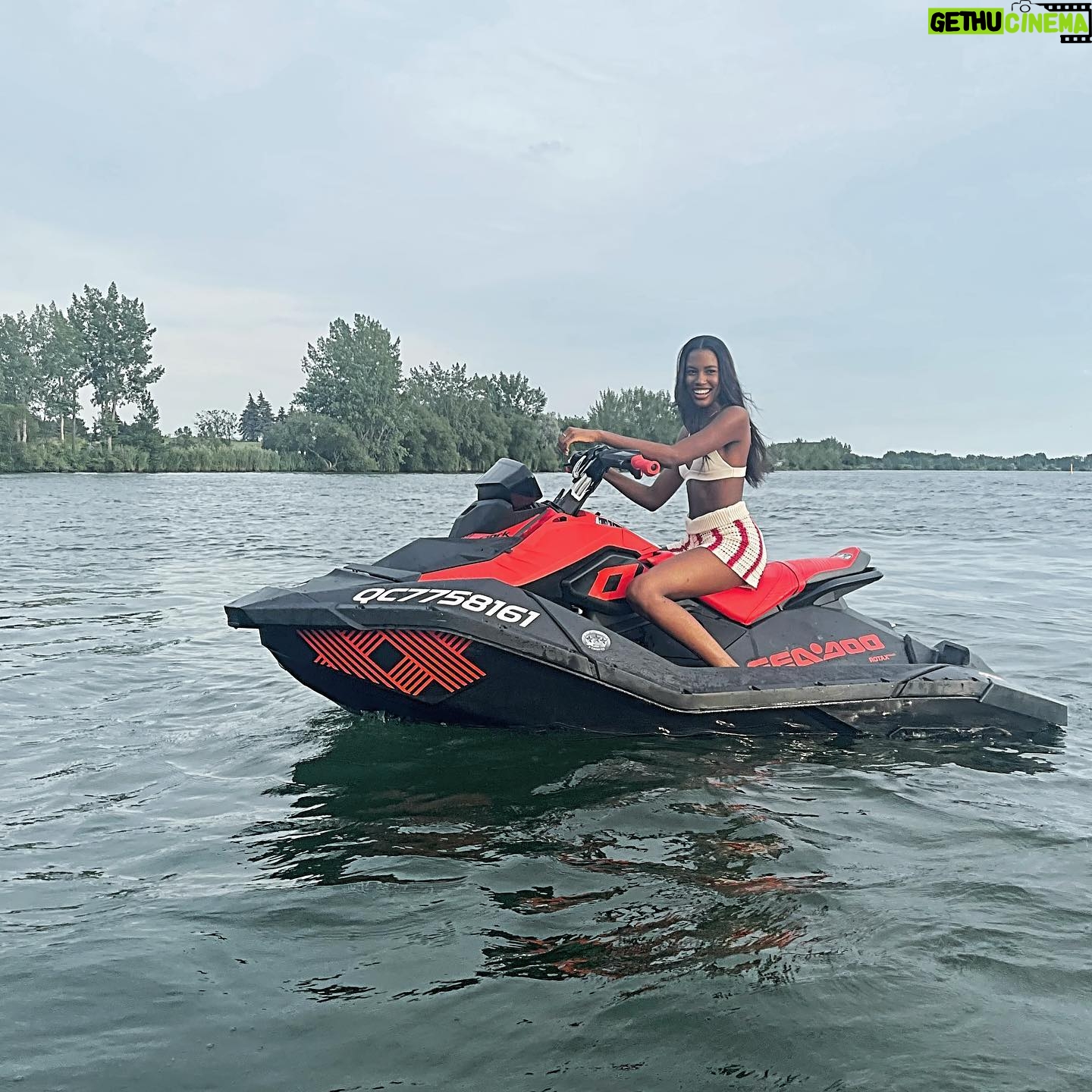 Naomy - 1.7K Likes - Riding my own wave 🌊
Thanks to @jetskimtl 💦