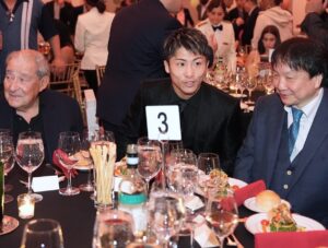 Naoya Inoue Instagram - 現地時間6日、米ニューヨーク🇺🇸

BWAAの表彰式に2023年最優秀選手として出席しました。
想像以上に世界のボクシング関係者の皆さんに歓迎して頂き、また祝福の言葉をたくさん貰えました。感無量です。

今回の受賞にあたり、支えて下さった全ての皆様に感謝致します。

#井上尚弥
#BWAA