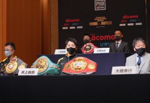 Naoya Inoue Instagram - 試合3日前記者会見
バトラーも調子が良さそうだ
後は計量を待つだけ。
よしゃ頑張ろか！！
#12月13日
#4団体統一
#黒髪