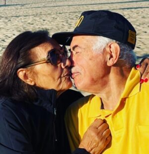 Narges Rashidi Instagram - A girls first love is their father. 
My first love just turned 85. Baba Ashegetam. This guy… he’s loved us unconditionally and given us everything that was possible for him to give. He gave us his all. You are grace, love, patience, intelligence, beauty, elegance, strength, resilience and kindness and my all. 
I love you daddy- 
happy birthday! Can’t wait celebrate your 120th ♥️ #grateful #blessed