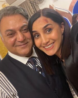 Narges Rashidi Instagram - No one takes an on set selfie quite like @nargesrashidi ❤️‍🔥

📷: Narges Rashidi
