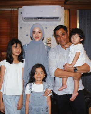 Nas-T Instagram - Terima kasih @artiqair kerana sudi memasang aircond dirumah Ibu.Sangat sejuk dan selesa.Semua orang happy kecuali…
