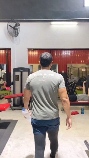Nas-T Instagram - 1 minit leg day bersama Rock 😬

song : Six Days (feat Mos Def) - Dj Shadow Remix

#trainingday #legday #airforcethemovie #selagibernyawa