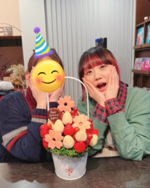 Nasuo Instagram - Happy Birthday お母さん 🍰🍓🌸