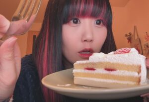 Nasuo Instagram - もう毎日祝日でいいよね？🍰