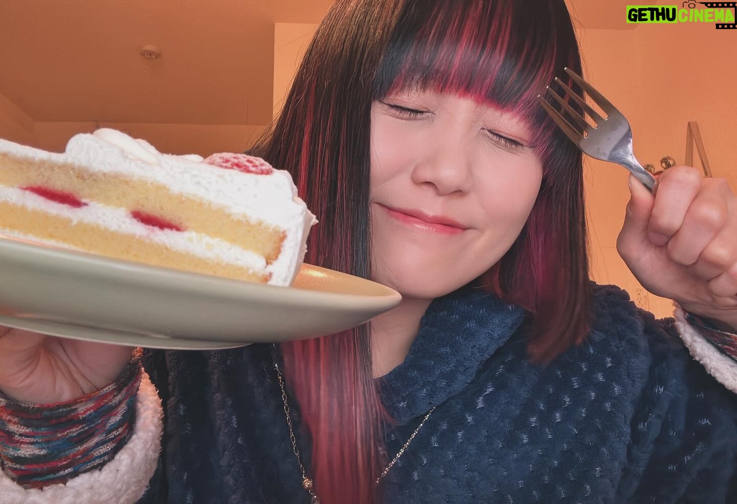 Nasuo - 1.7K Likes - もう毎日祝日でいいよね?🍰