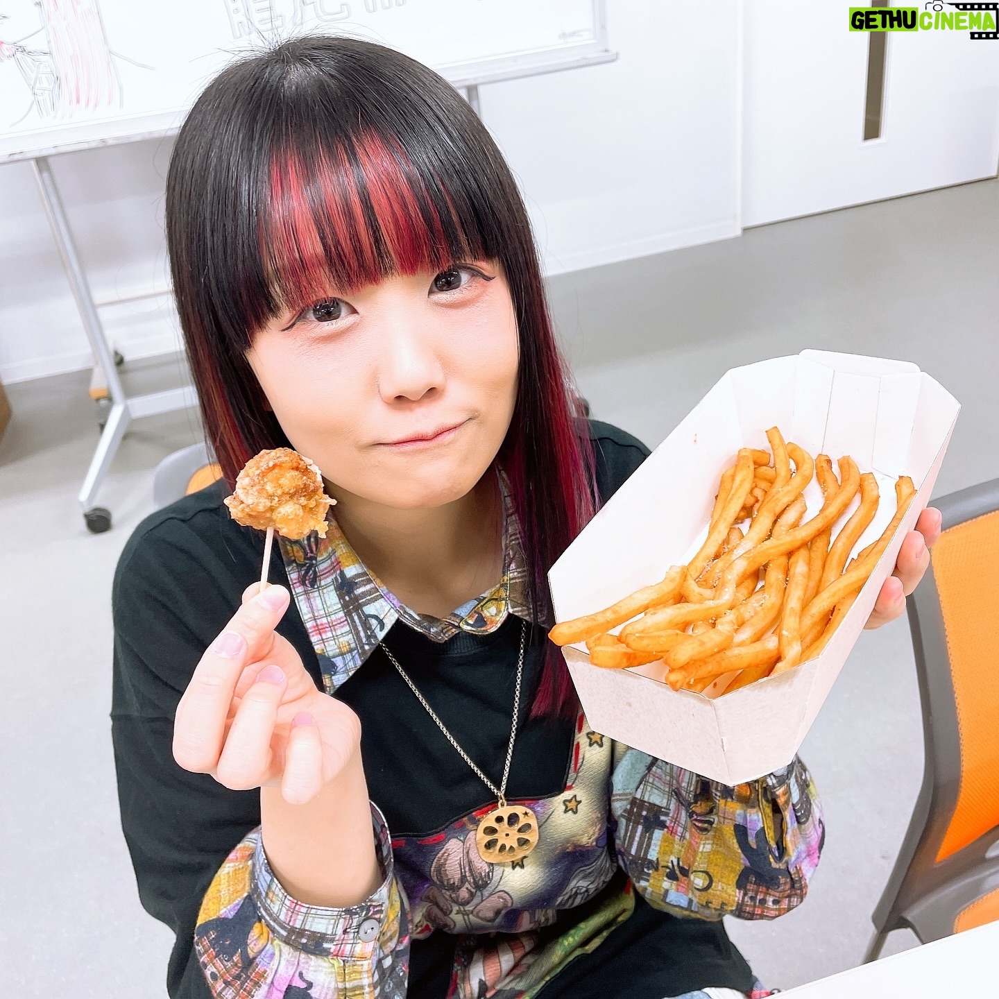 Nasuo - 2.4K Likes - なすお☆兵庫県学園祭無料ライブ
ついに明日です🎉🎉🎉
📍11月25日(土)
📍姫路大学 大学祭「のじぎく祭」
📍スタート ▶ 18:00〜
⭐️誰でも観覧無料!!!
⭐️いつものフリーライブみたいに
ファンのみんなも見れるよ!!!
なすお☆のライブステージのあと
みんなで打ち上げ花火見れるらしいよ🎇
たくさんの方に会えますように🍆
