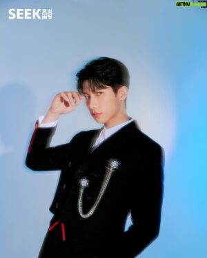 Nat Chen Instagram - 咖啡廳場景拍完後有店員小姐姐請的冰美式
離開前小姐姐邀請我進入她的直播間打招呼😂
用上了大雄哥請朋友教我的韓文
祝她的粉絲「新年快樂」🥳
「ㄙㄟ嘿波馬膩趴ㄉㄥˋㄙㄟ呦」
真的是讚讚讚棒棒棒🤩
