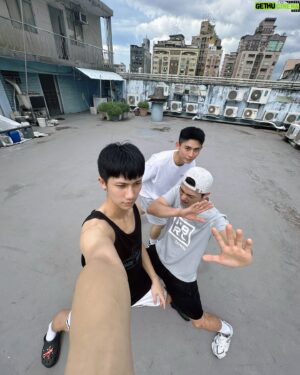 Nat Chen Instagram - 芋頭退伍羽球趴🏸