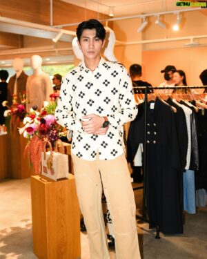 Nat Chen Instagram - 像花一樣🌸🌸🌸
@sandroparis 
#SandroParis #sandrospringsummer24