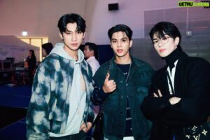 Nat Chen Instagram - 第二天的時裝週體驗
多了兩位的陪伴
透過翻譯交流了許多
當然也夾雜著很多肢體語言😂
看到了柏生初雪❄️
吃到了烤五花肉、烤後頸肉、烤排骨、大醬湯、豬蹄、紫菜飯捲、炸醬麵、糖醋肉、糖餅😋
@seoulfashionweek_official 
@maison_nica 
#首爾時裝週 #seoulfashionweek