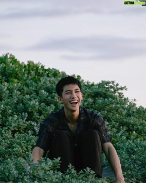 Nat Chen Instagram - 用去年夏天沒發的照片來假裝現在沒有下雨☀️
📷： @olalayeholala