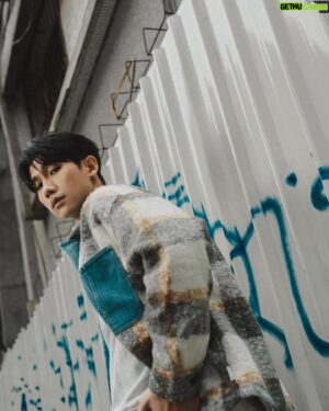 Nat Chen Instagram - 一上台 打完招呼
音樂下 準備開唱
明明是熟悉的歌曲
莫名的開始緊張
我笑著請K4幫我一起開頭
直到第一段副歌結束
我才回到最自在的自己
又多了一個初體驗～
謝謝 @kiseki_dear.to.me 大家庭
謝謝 @lisley 給我們一個這麼棒的舞台
謝謝典愷桐及所有學長們❤️
@louis_abcd 
@kaihsu_ @taro_yu_tung 
👕： @five_cm_tw @fivecm_a11 
#奇蹟 #演唱會
#ootd #style