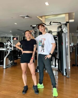 Nat Thewphaingam Instagram - IG letter to my beautiful student SALLY
. 
♥️ผมขอบคุณที่พี่แซลลี่ให้โอกาสผม
🩷ผมขอบคุณที่พี่เชื่อใจผม 
💚ผมขอบคุณที่พี่เชื่อมั่นในโปรแกรมของผม และฝึกฝนด้วยความตั้งใจตาม Process ทั้งการออกกำลังกาย / Nutrition / และการพักผ่อน 
💛ผมขอบคุณที่พี่ให้เกิยรติ์ผม แม้ผมจะอายุน้อยกว่า 
🧡ผมขอบคุณที่พี่ตั้งใจและมีวินัย 
❤️ผมขอบคุณในพลังงานความดีในตัวพี่ 
💜ผมขอบคุณที่พี่เป็นแบบอย่าง ให้ทุกคน
💙ผมขอบคุณเลยไปถึง คุณแม่ของพี่ที่ช่วยทำอาหารคลีนให้พี่เสมอ และบุคคลรอบตัวใกล้ไกล ที่มีส่วนช่วยสนับสนุนพี่
🩵ผมขอบคุณเลยไปถึงชะตาฟ้าลิขิตให้เราได้เจอกัน 
. 
ภูมิใจในตัวที่มากๆ เลยครับ 
SALLY Body Profile Creation ( May 2024 ) 
@natehealthylife 
@studio_myosa 

#바디프로필 #fitnessmotivation