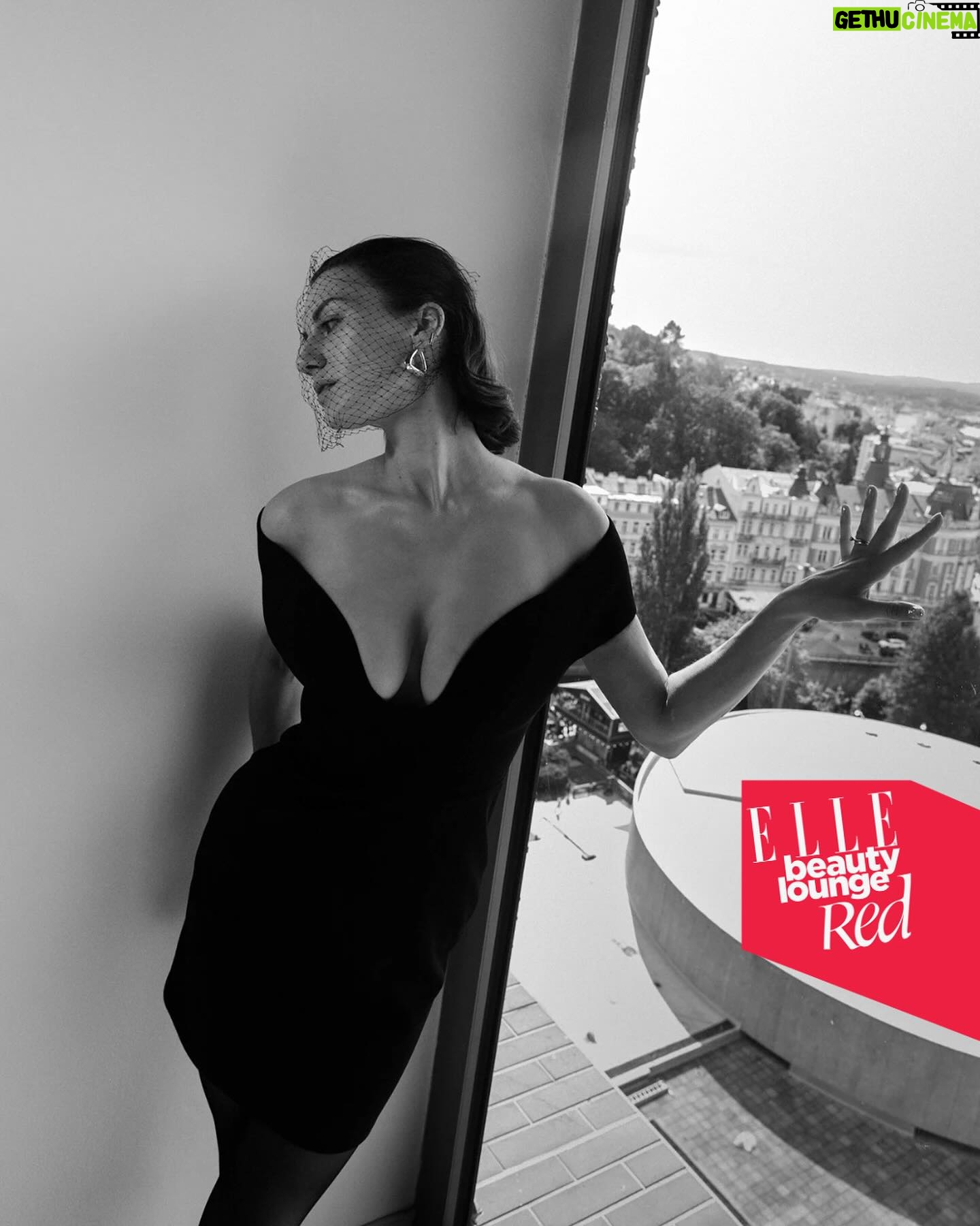 Natalia Germani - 1.7K Likes - Nádherná @natalagermani ~
in #ELLEBeautyLoungeRed
—
Foto: @anetabenedict
Make-up: @douglasczech @armanibeauty @hristinageorgievska
Vlasy: @shuuemura_artofhair @shu_hair_education_czsk @mirka_mysicka
Outfit: @thedressprague @cccshoesbags
Styling: @miraromaniv
Location: @spahotelthermal
#ELLECzech #ELLE #KarlovyVary #KVIFF #ELLEBeautyLoungeRed #ELLEBeautyLounge2024
#ELLEPromotion