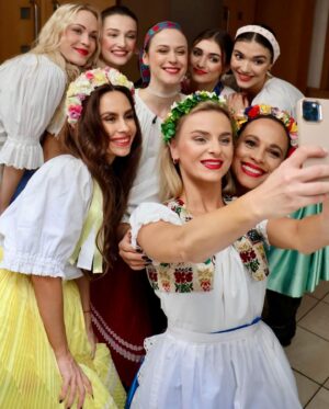 Natália Glosíková Instagram - 🐣 Veľkonočné kolo @letsdance.markiza plné ľudoviek je za rohom🐥 Kto sa nevie už dočkať?;)