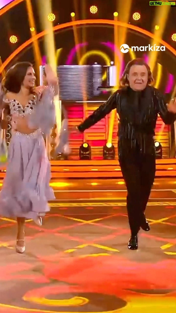 Natália Glosíková - 2.2K Likes - Janko predviedol v druhom kole energický quickstep 💥 Ako sa vám páčili spolu s Natáliou? 🤩
🪩 Celé kolo si môžete kedykoľvek pozrieť na @voyo.sk
#tvmarkiza #letsdance #letsdancemarkiza #lsd #dance #show