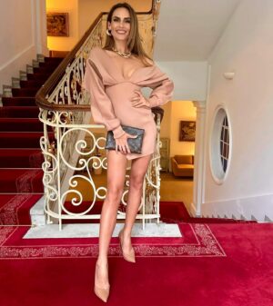 Natália Glosíková Instagram - Včerajší krásny večer po dlhšej dobe v Trenčíne✨

Ďakujem za pozvanie @amilen_sk