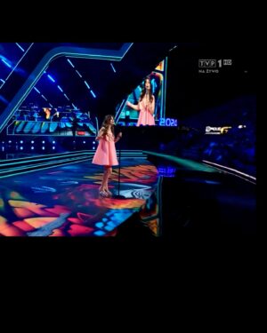 Natalia Safran Instagram - Opole 61 you were SWELL 🌟 Our girl performing one of Poland’s best loved songs w a symphonic orchestra on the country’s most legendary stage, broadcasted annually to record size tv audience, right from where iconic Polish music has been discovered every year since 1963 🙌 A dream for LOU LOU and unforgettable experience for the whole family. @loulousafran worked so hard on this, shined on stage and got to work w legends, young talents and the best stage team. Festiwal #Opole is a national celebration of music. The town of Opole is gorgeous, intimate and friendly - thank you, we will be back! 🤍❤️

Opole - jesteś niesamowite! Wyjeżdżamy z masą najlepszych wspomnień 🫶