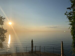 Natalie Gumede Instagram - The magic of morning in #Toronto. One of the best sets I’ve seen so far! Will be sad to leave this city ❤️ #titans #dctitans #lakeontario #sunrise #orbs #etobicoke #nofilter