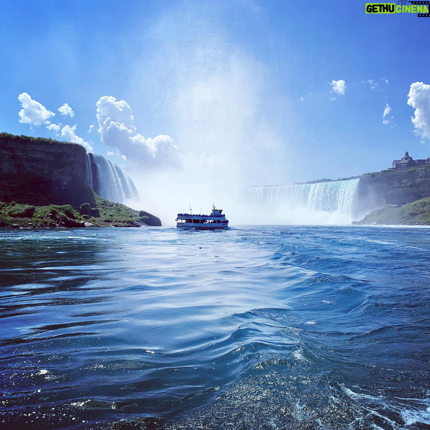 Natalie Gumede - 452 Likes - When you forget to add your favourite shot of the day 🤦🏽♀️#niagarafalls #waterfall