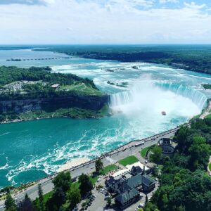Natalie Gumede Instagram - Quite honestly, it was was impossible for an amateur like me to capture the incredible might of Niagara Falls - far away and you couldn’t capture the detail or perspective - close up and you were attacked by water (and I mean - it’s an assault! 😂). Fuming with that mascara btw! 🤣🤣 But I’m so glad I spent the day with one of nature’s wonders💙. Not pictured - how I ended the day with another one of nature’s wonders - wine at the amazing Southbrook Vineyards ☺️🍷#Niagarafalls #skylontower #inthemist #tourist #canada #actorslife #onlocation
