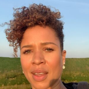 Natalie Gumede Instagram - LINK IN BIO - Goal of 160 miles across September for @britishredcross to raise money for #milesforrefugees. It’s not too late to sign up! Let me know if you do and I’ll give you a shout out. AND you can choose a distance to cover that suits you. Solidarity with the people of Afghanistan, and refugees across the globe 💛💛