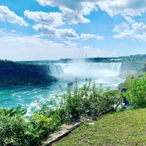 Natalie Gumede Instagram - Quite honestly, it was was impossible for an amateur like me to capture the incredible might of Niagara Falls - far away and you couldn’t capture the detail or perspective - close up and you were attacked by water (and I mean - it’s an assault! 😂). Fuming with that mascara btw! 🤣🤣 But I’m so glad I spent the day with one of nature’s wonders💙. Not pictured - how I ended the day with another one of nature’s wonders - wine at the amazing Southbrook Vineyards ☺️🍷#Niagarafalls #skylontower #inthemist #tourist #canada #actorslife #onlocation