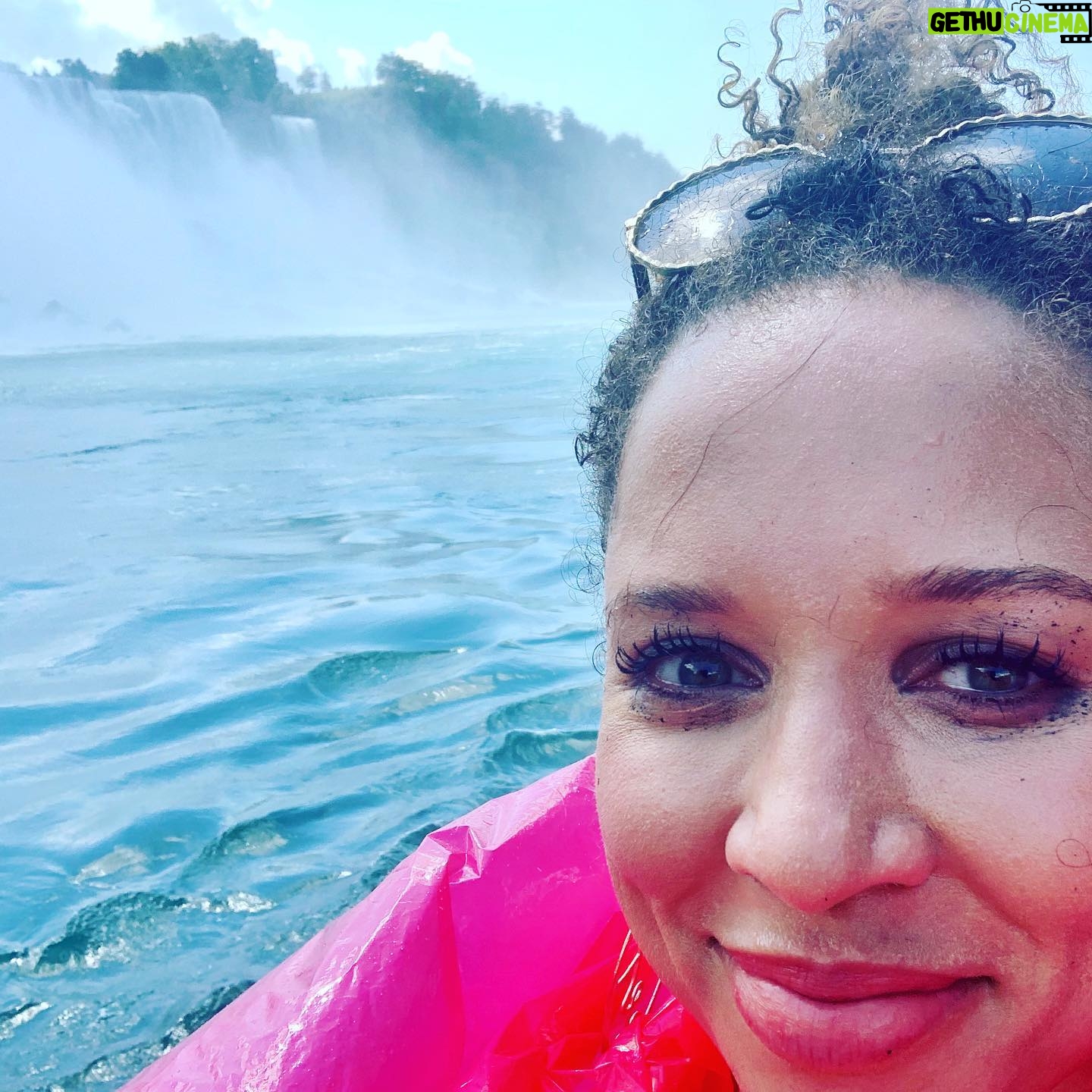 Natalie Gumede - 848 Likes - Quite honestly, it was was impossible for an amateur like me to capture the incredible might of Niagara Falls - far away and you couldn’t capture the detail or perspective - close up and you were attacked by water (and I mean - it’s an assault! 😂). Fuming with that mascara btw! 🤣🤣 But I’m so glad I spent the day with one of nature’s wonders💙. Not pictured - how I ended the day with another one of nature’s wonders - wine at the amazing Southbrook Vineyards ☺️🍷#Niagarafalls #skylontower #inthemist #tourist #canada #actorslife #onlocation