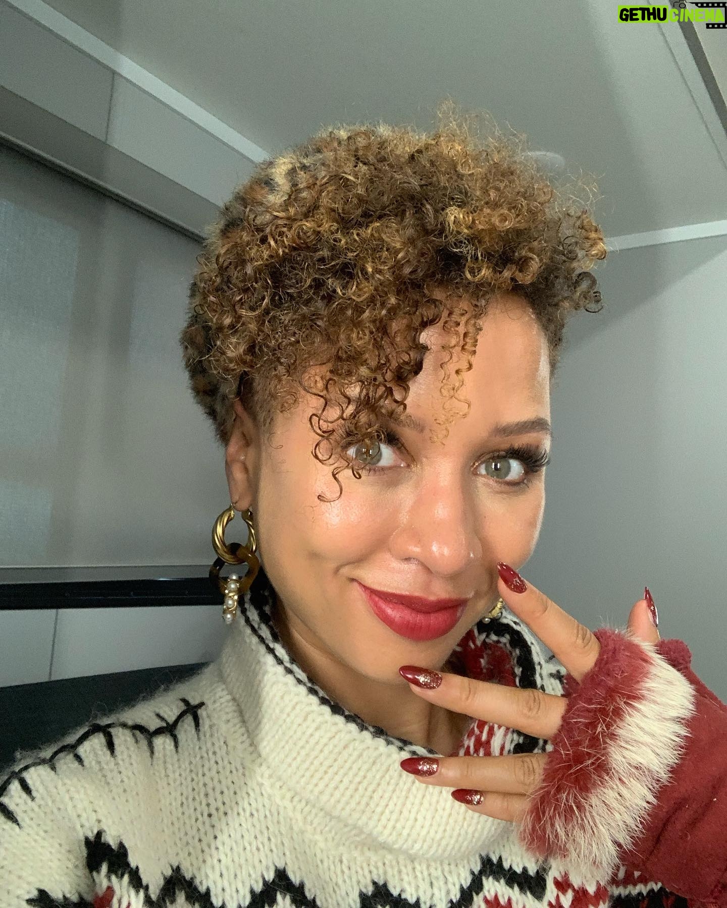 Natalie Gumede - 875 Likes - Merry Christmas Everyone! Hope you’ve all had the kind of day that suits you 🥳here’s some BTS shots of #yourchristmasormine
1. Dressing gown gang (with fans for me and @theangelagriffin because - fleecy dressing gowns in July🥵)
2. Kaye’s boots that you never saw in shot but I LIVED for
3. Nails that I thought looked good that long when I went to the salon but I couldn’t do DAMN THING WITH (I’m not a nails person)
4. UK JULY SNOW! 🤩
5. End of shoot applause for the incredible #JuneWatson
6. Fabulous makeup and hair designer @emilybilverstone1 making me pretty
7. Bonus shot of the ice cream van in my stories😜
@primevideouk