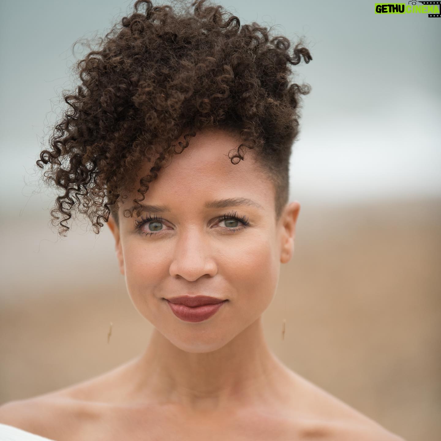 Natalie Gumede - 2.1K Likes - Well this is a story
All about how
My life got flipped
Turned upside down
And I’d like to take a minute
Just sit right there
I’ll tell you how a pandemic
Made me go and chop my hair 😜
💇🏽♀️ @benjibrad
📸 @thequeenofbeing
Not my most authentic poem, but my most authentic self yet 💛
#bigchop #naturalhair #newbeginnings #brightonbeach #brighton #hove #actorheadshots #actorslife